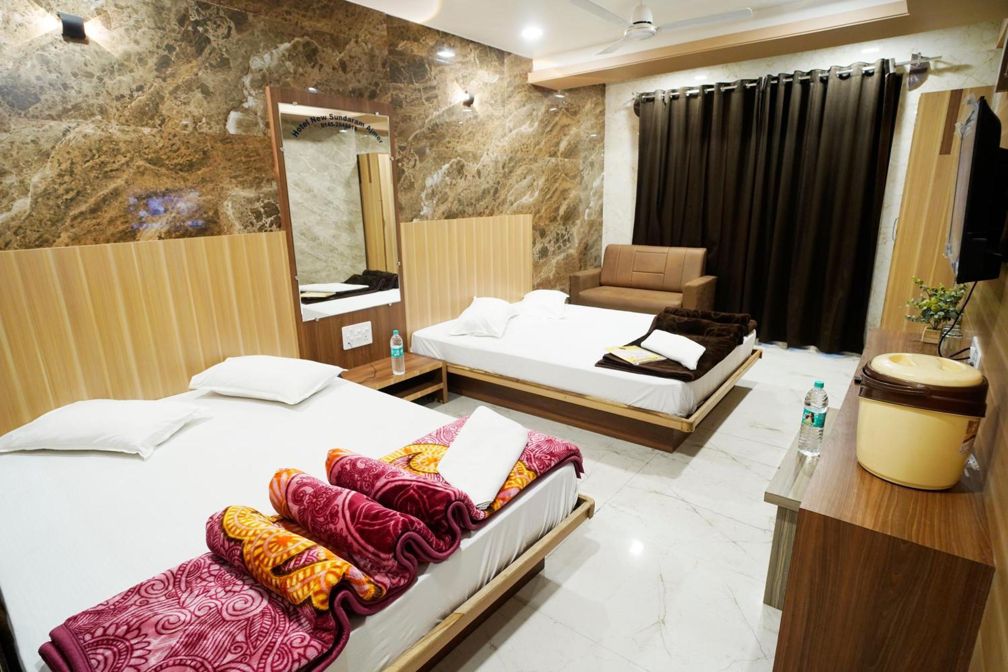 Hotel New Sundaram 150 Mtrs From Dargah Ajmer Exterior foto