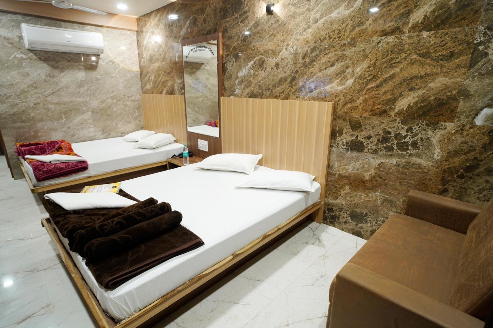 Hotel New Sundaram 150 Mtrs From Dargah Ajmer Exterior foto